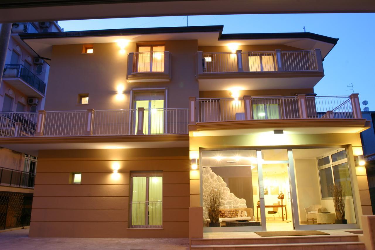 Residence La Dolce Vita Rimini Esterno foto