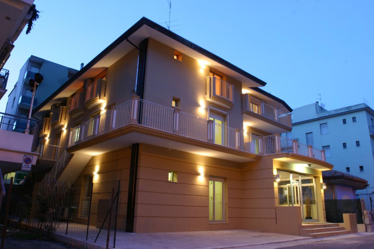 Residence La Dolce Vita Rimini Esterno foto